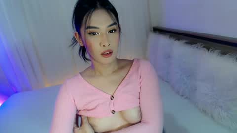 Snapshot of piroulita chatting on December 17, 2024, 7:29 am Ari online show from December 17, 2024, 7:29 am