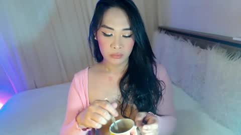 Snapshot of piroulita chatting on December 21, 2025, 5:25 am Ari online show from December 21, 2025, 5:25 am