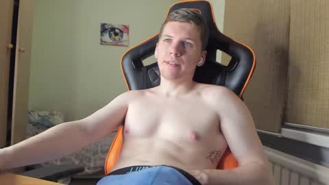 Snapshot of pirremeow chatting on December 8, 2024, 7:11 pm Pierre online show from December 8, 2024, 7:11 pm