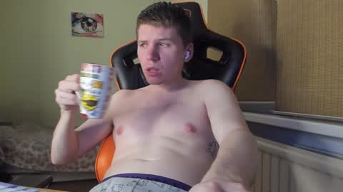 Snapshot of pirremeow chatting on December 15, 2024, 8:25 pm Pierre online show from December 15, 2024, 8:25 pm