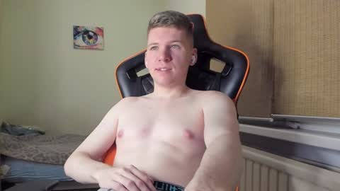 Snapshot of pirremeow chatting on December 22, 2024, 3:00 am Pierre online show from December 22, 2024, 3:00 am