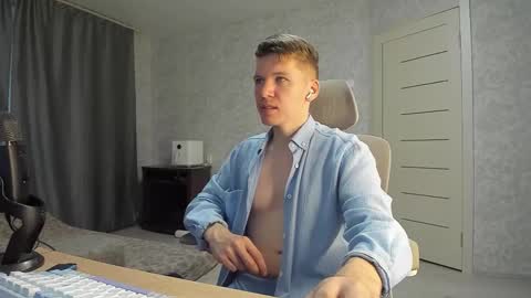 Snapshot of pirremeow chatting on October 4, 2025, 6:33 am Pierre online show from October 4, 2025, 6:33 am