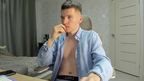 Snapshot of pirremeow chatting on March 1, 2026, 7:43 am Pierre online show from March 1, 2026, 7:43 am