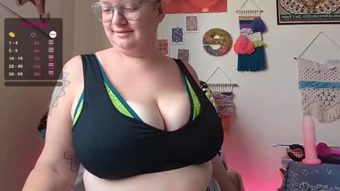 Em online show from January 17, 2025, 9:50 pm