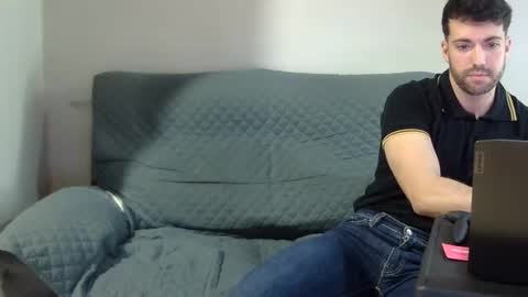 pitruki00 online show from April 6, 2026, 12:39 pm