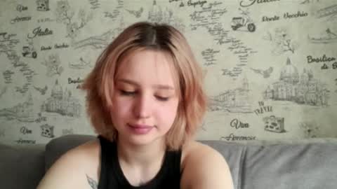Caroline online show from April 17, 2026, 4:15 am