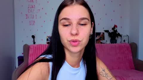 Snapshot of pixie_molly chatting on June 28, 2026, 6:19 am Molly online show from June 28, 2026, 6:19 am