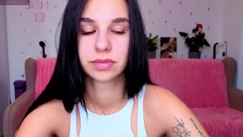 Snapshot of pixie_molly chatting on July 3, 2026, 7:15 am Molly online show from July 3, 2026, 7:15 am