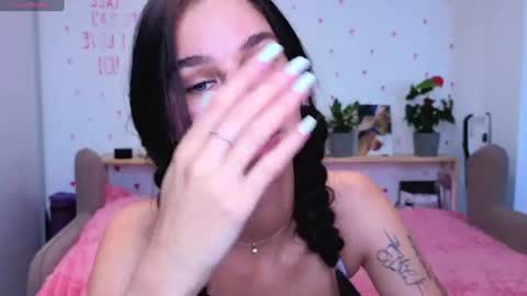 Snapshot of pixie_molly chatting on July 14, 2026, 7:24 am Molly online show from July 14, 2026, 7:24 am