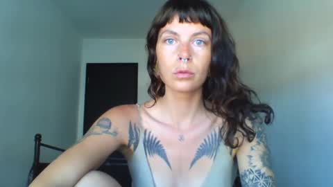 pixiecatfairy online show from September 25, 2025, 11:14 am