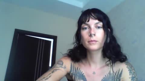 pixiecatfairy online show from March 5, 2026, 8:32 am