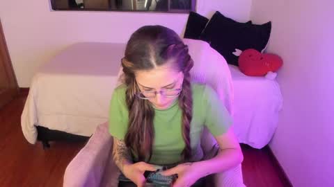 Snapshot of pixiedaemon chatting on May 16, 2026, 6:32 am pixie online show from May 16, 2026, 6:32 am