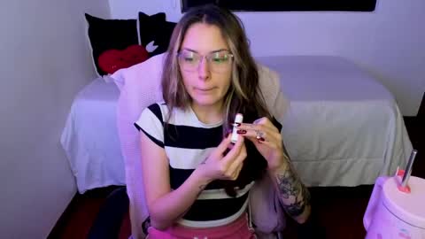 Snapshot of pixiedaemon chatting on June 7, 2026, 1:21 am pixie online show from June 7, 2026, 1:21 am