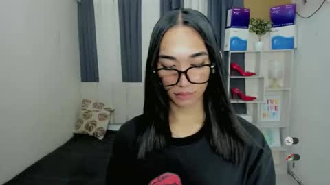 pixiedoll_ online show from December 20, 2025, 5:09 pm