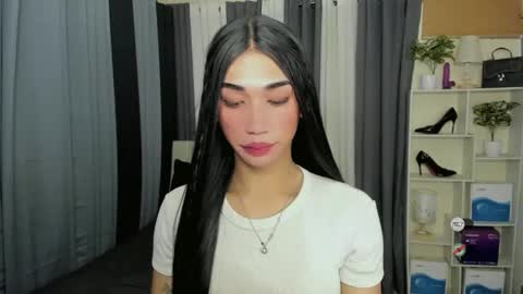 pixiedoll_ online show from March 17, 2026, 5:33 am