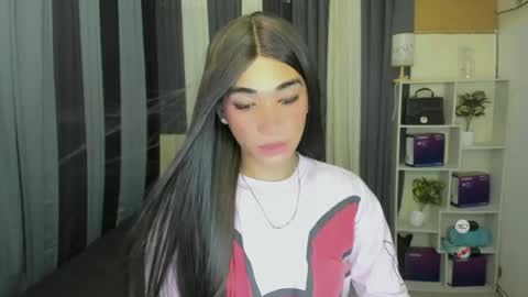 pixiedoll_ online show from June 22, 2026, 3:25 am