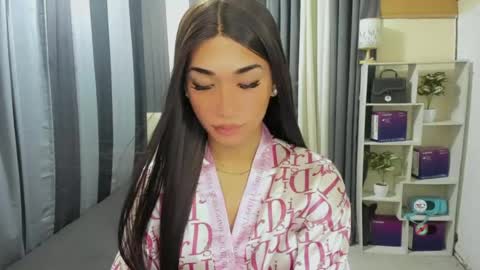 pixiedoll_ online show from June 30, 2026, 6:25 am