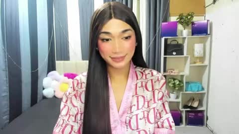 pixiedoll_ online show from July 13, 2026, 5:27 pm