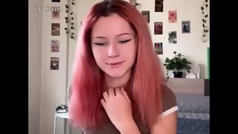 Snapshot of pixieyes0n chatting on March 9, 2026, 7:45 am Daryl online show from March 9, 2026, 7:45 am