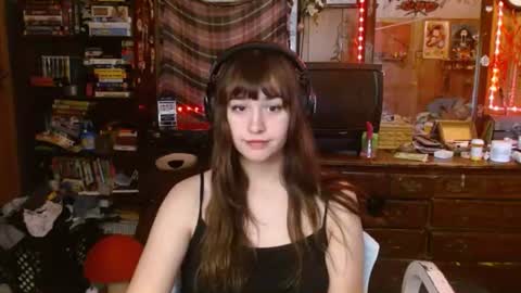 Izzy online show from October 16, 2025, 3:57 pm