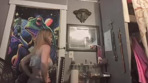 pizzedwife online show from July 20, 2026, 7:27 pm