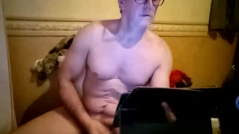Snapshot of pla_mad chatting on April 10, 2026, 8:57 pm pla_mad online show from April 10, 2026, 8:57 pm