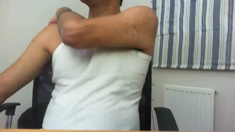 Snapshot of platino3026 chatting on December 17, 2025, 10:49 pm platino3026 online show from December 17, 2025, 10:49 pm