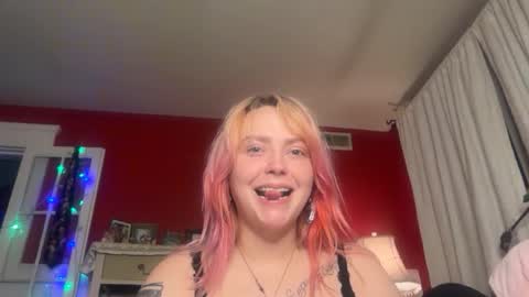 Snapshot of platinum1998 chatting on February 22, 2026, 7:08 am Platinum 3 online show from February 22, 2026, 7:08 am