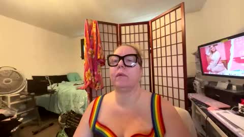Snapshot of platinumpuzzy chatting on April 23, 2026, 2:30 pm Platinum Puzzy online show from April 23, 2026, 2:30 pm