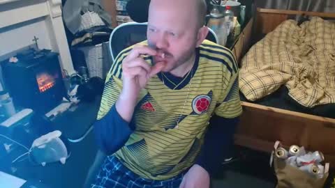 Snapshot of playboy_horny chatting on November 30, 2025, 3:32 am playboy_horny online show from November 30, 2025, 3:32 am