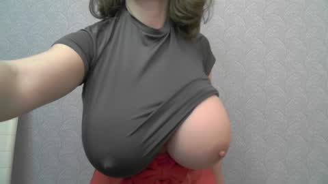 Snapshot of playful_goldie chatting on October 1, 2025, 4:57 pm Goldie online show from October 1, 2025, 4:57 pm