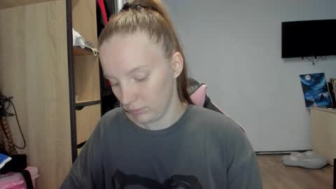 Snapshot of playful_mary chatting on October 1, 2025, 12:11 pm Masha online show from October 1, 2025, 12:11 pm