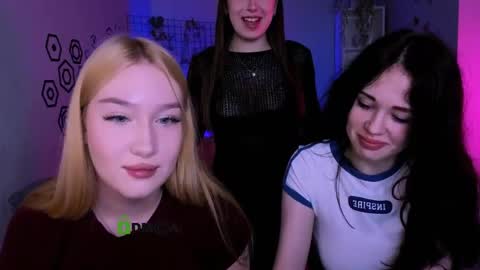 Sophie online show from April 26, 2026, 7:22 pm