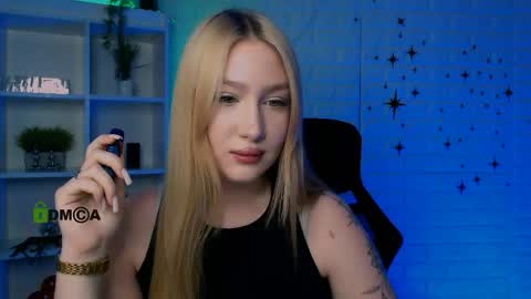 Snapshot of playful_sophie chatting on May 26, 2026, 7:21 pm Sophie online show from May 26, 2026, 7:21 pm