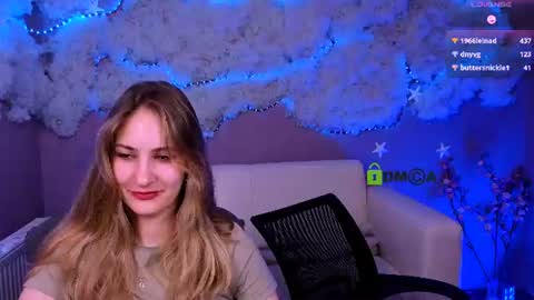 Snapshot of playful_sophie chatting on June 11, 2026, 2:53 am Sophie online show from June 11, 2026, 2:53 am