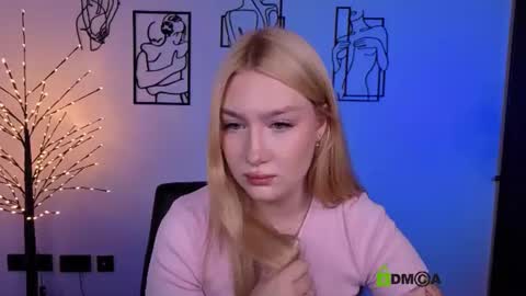 Sophie online show from July 18, 2026, 7:06 pm