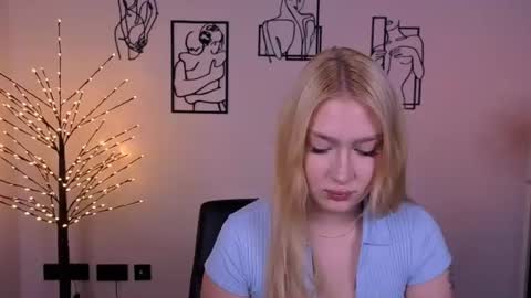 Sophie online show from July 23, 2026, 7:45 pm