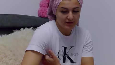 Snapshot of playfulnicole chatting on April 1, 2026, 5:19 am PlayfulNicole online show from April 1, 2026, 5:19 am