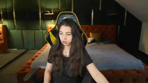 Lana online show from May 1, 2026, 10:09 am