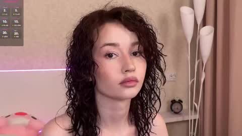 Simona and Bonnie online show from April 26, 2026, 3:21 pm