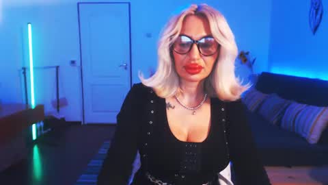 Snapshot of pleasureofgoods chatting on December 31, 2024, 12:11 am Victoria online show from December 31, 2024, 12:11 am