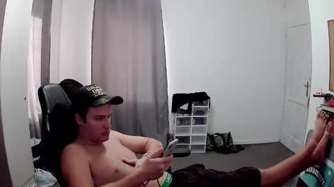 plkrisztian online show from October 13, 2025, 1:33 pm