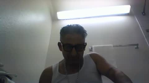 Snapshot of plmbrob chatting on January 26, 2025, 10:57 pm plmbrob online show from January 26, 2025, 10:57 pm