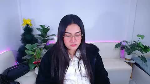 Ploysai online show from November 29, 2025, 7:44 am