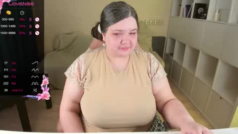 Snapshot of plum_pie__ chatting on November 19, 2025, 2:39 pm Alice online show from November 19, 2025, 2:39 pm