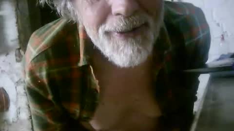 Snapshot of plus84u chatting on March 20, 2026, 12:21 pm Fratzz online show from March 20, 2026, 12:21 pm