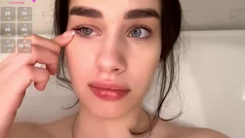 Snapshot of plush_flame_twinkle_meow chatting on November 10, 2025, 8:35 am Vasilisa online show from November 10, 2025, 8:35 am