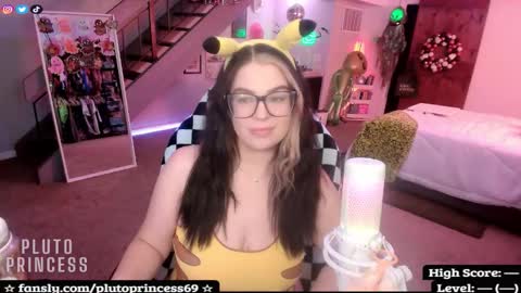 Snapshot of plutoprincess69 chatting on October 17, 2025, 5:43 am Pluto Princess online show from October 17, 2025, 5:43 am