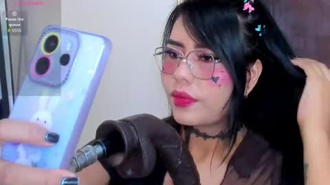 pocahontas_lantina online show from May 2, 2026, 3:44 am