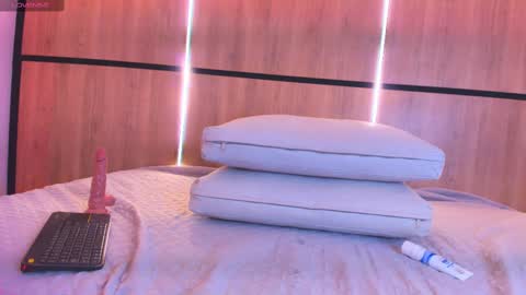 Snapshot of pocahontas_pow chatting on February 23, 2025, 2:35 pm Pocahontas online show from February 23, 2025, 2:35 pm